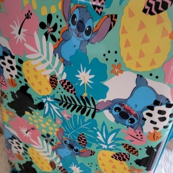 Disney Stitch 28" Hardsided Rolling Luggage Exclusive - Picture 3 of 10